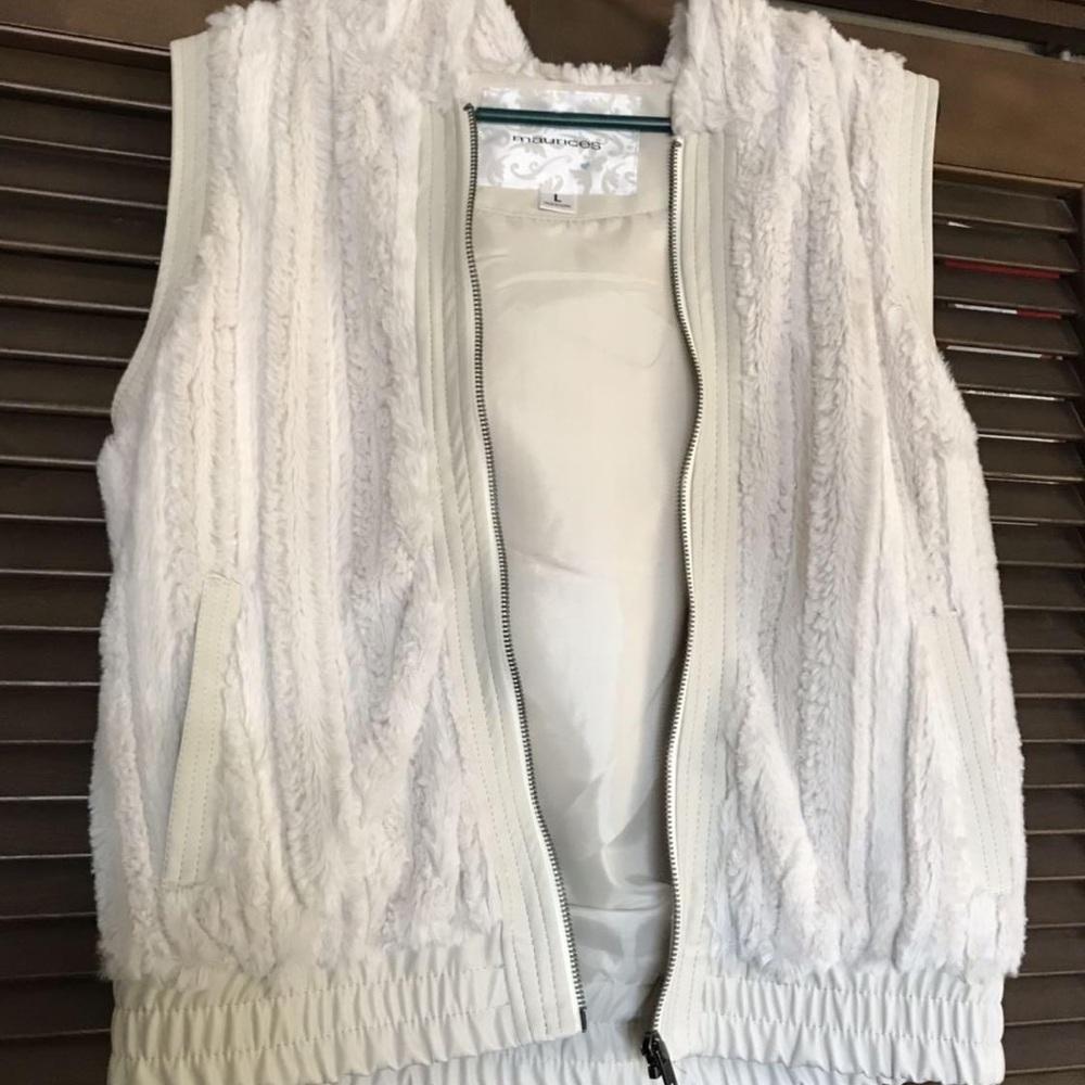 Maurice’s Hooded Vest